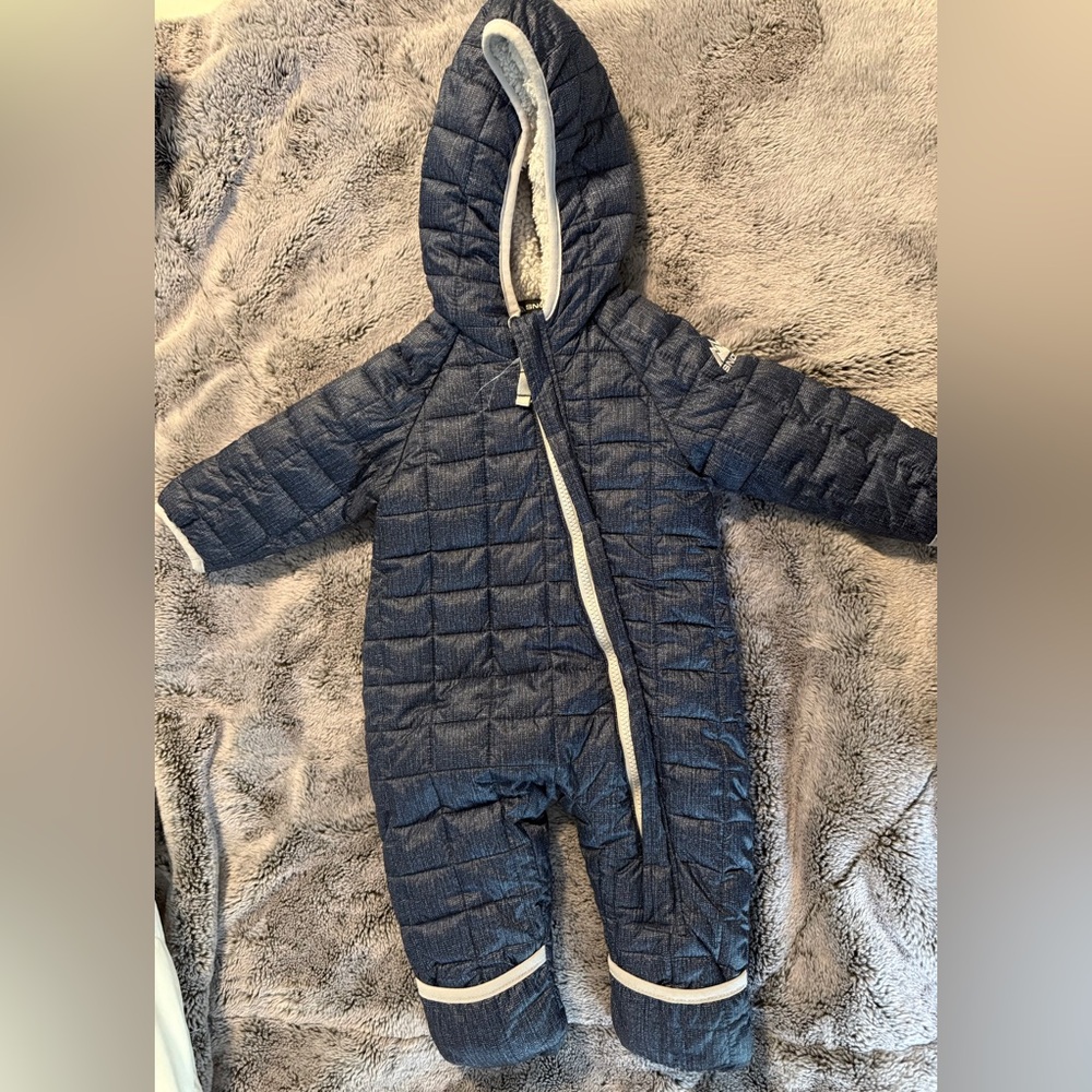 Snozu 3/6 months snowsuit like new